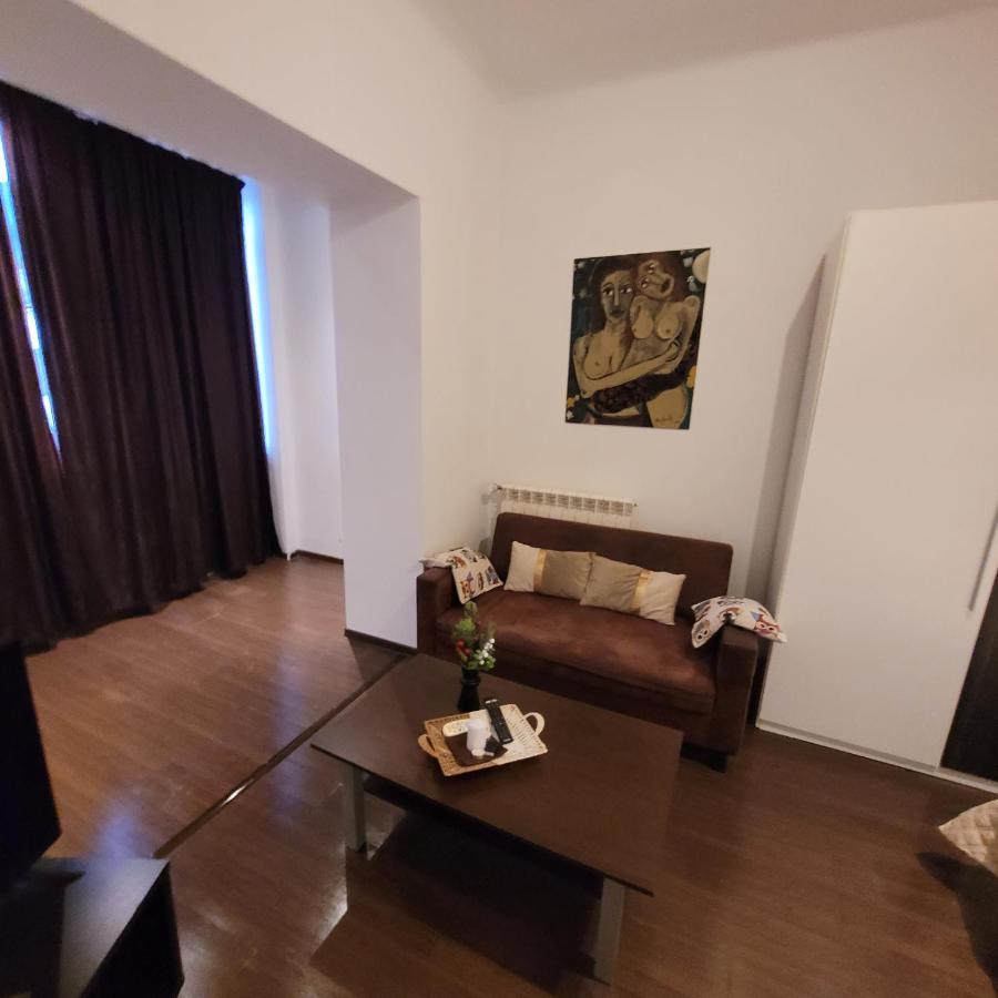 Anastasia Bratianu Apart 28 A Self Check From 2 Pm Bukares Bagian luar foto